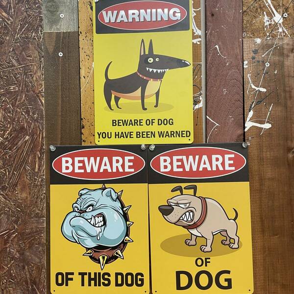 3枚 新品 壁掛けプレート 猛犬注意 犬に注意 警告版 防犯対策 危険 侵入 強盗 番犬 狂犬 泥棒 金属パネル 壁飾り インテリア ブリキ看板