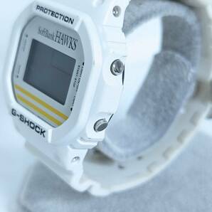 【H2360】 CASIO カシオ G-SHOCK 1545 福岡ソフトバンクホークス SoftBank HAWKS コラボ ダブルネーム ホワイト 不動品の画像4