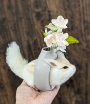 　**TAMA**　【抜けない！白いシマリス】　りす　縞栗鼠　羊毛フェルト　ハンドメイド 　一輪挿し_画像1