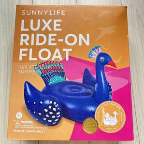 新品 Luxe Ride-on Float ライド 大型 孔雀 フロート 浮き輪 水遊びの画像1