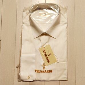 TRUSSARDI 新品未使用　Yシャツ　40-78