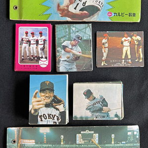 ◆新旧カルビー BK プロ野球カード まとめて84枚 アルバム2冊付◆ No.1長島茂雄「ミスターの由来」含む 1973年～ 当時物 昭和レトロの画像1