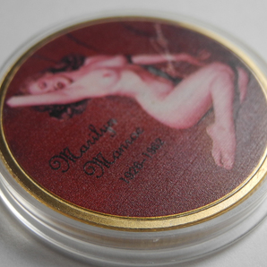 マリリン・モンロー コレクションコイン 記念メダル 金貨 金メダル 赤 カラー版 24金P 1oz 1オンス ハリウッド アメリカの画像2