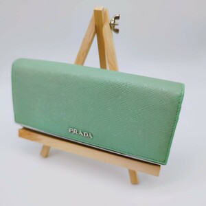 美品　PRADA　プラダ　サフィアーノ　ミントグリーン色　長財布