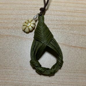 ハンドメイド　ネックレス　ペンダント　クラフトテープ　みょうが編み