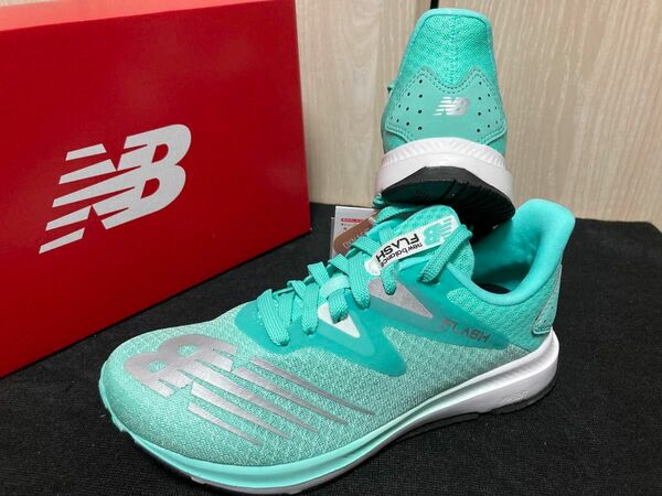 新品23.5cmニューバランスnewbalanceレディーススニーカーWFLSHTS6ダイナソフトフラッシュターコイズランニング