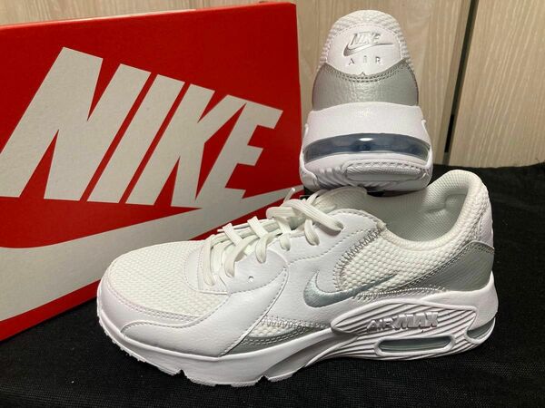 新品23.5cmナイキNIKEレディーススニーカーAIRMAXEXCEE エアマックスエクシーホワイトグレーシルバー