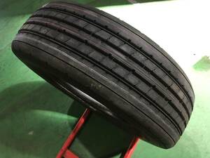 s284-4-3 ☆245/70R19.5 BS R173 中古1本♪ 2017年製 新車外しなので美品！ スペア用にも！　k40