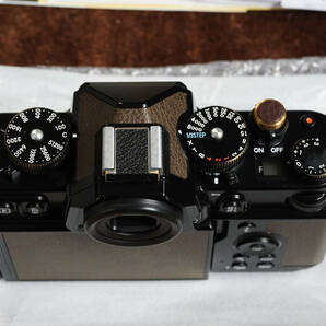付属品完備 Nikon ニコン Zf ボディ ミラーレスカメラ SEPIA BROWN AGED加工 真鍮 ソフトシャッターレリーズ シューカバーの画像5