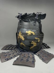 .20) era armor life-size old work of art trunk . dragon map . dragon lacqering armor era armor armour armor armour etc. navy blue thread . sword fittings exterior ... guard on sword elmet of armor .. soup ..