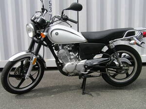 ヤマハ　YB125SP　白　　京都より