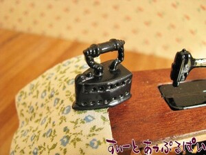 click post possible miniature box iron NY90011 doll house for 