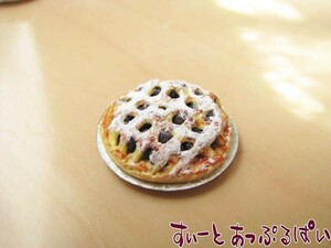 クリックポスト可 ミニチュア　ブルーベリーパイ　パイ皿付き　SMPIE003　ドールハウス用