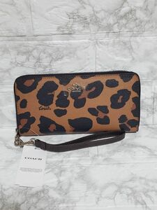 新品未使用COACH　アラウンドジップ　ヒョウ柄