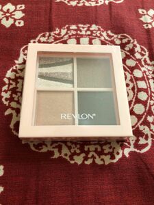 REVLON ダズル アイシャドウ クアッド