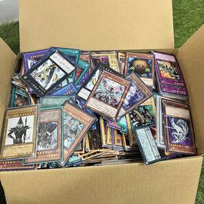 遊戯王 YU-GI-OH カード 約7kg前後まとめ ノーマル・レア・スーレア・ウルトラ 等 初期カード 大量 まとめ セット トレーディングカード の画像1