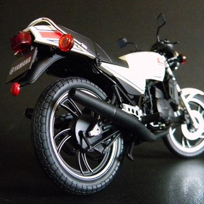 ヤマハ RZ250 白 80年代 旧車 精密 ダイキャスト 1/12 スケールモデル 未使用品！☆ YAMAHA RZ250 RD250LC 絶版 中免バイク 2スト 定形外可の画像7