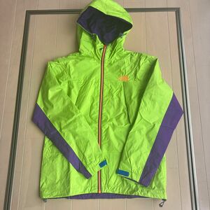 値下げしました。THE NORTH FACE のナイロンパーカー付きジャンパー薄地