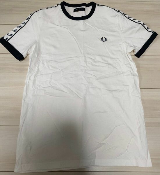 〈FRED PERRY フレッドペリー〉taped ringer t-shirt