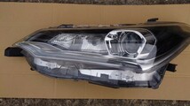 トヨタ カローラフィールダー NRE161 NZE161 ヘッドライト 左側 LED KOITO 12-597_画像1