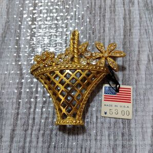 ブローチ アメリカ