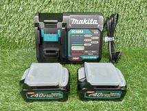 未使用 makita マキタ 40Vmax 充電式 インパクトドライバ バッテリー2個 + 充電器 TD002GRDXB ブラック 【2】_画像8