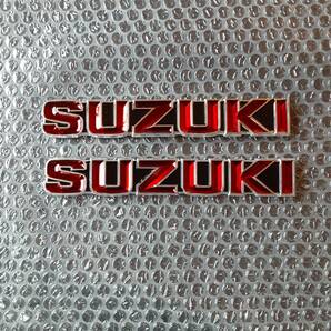 スズキ SUZUKI タンクエンブレム GS400 GSX250T GSX250E GSX250L ザリ ゴキ GT250 GT380 GT550 GT750 GSX400E 凹型 赤 初期タイプの画像1