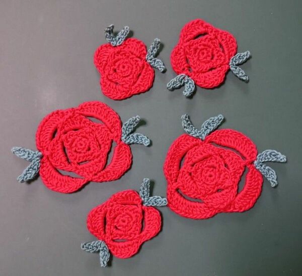 薔薇　レース編みモチーフ　赤　５枚セット