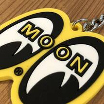 MOON Equipped イエロー 84円発送可 黄色 アイシェイプ ラバー キーホルダー キーリング Key Ring mooneyes ムーンアイズ 車 バイク_画像2