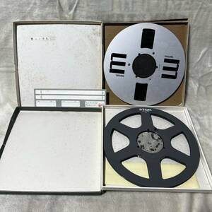 C945 TDK maxell open reel tape 10 -inch mile display is empty tape box. cover coming off 2 volume set used 
