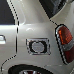 ダイハツ ミラジーノ L700S 取り付け例あり フューエルリッドアルミステッカー角型 給油口カバー パーツ 車 自動車 パネル シール カスタム