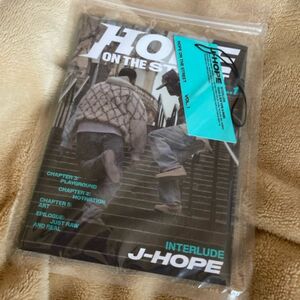 新品 未開封 J-HOPE HOPE ON THE STREET アルバム CD 本 グリーン 緑 写真集 大阪 ny パリ