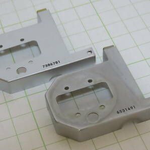 Nikon Part (s) - Right ( rewind side ) top cover ( 20FB1-2003B ) for Nikon F Body ニコン F 用 軍艦部(巻戻側)右側の画像1