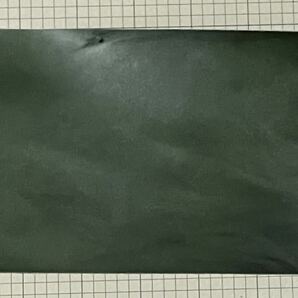 革 ハギレ 栃木レザー タンニン鞣し グリーン2ミリ厚 A4サイズ5枚 おまけ8枚の画像3