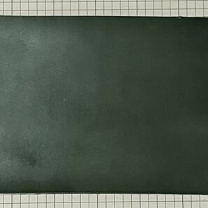 革 ハギレ 栃木レザー タンニン鞣し グリーン2ミリ厚 A4サイズ5枚 おまけ8枚の画像2