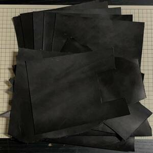  leather is gire Tochigi leather tongue person .. saddle leather black 2 millimeter thickness A4 size 5 sheets extra 8 sheets 