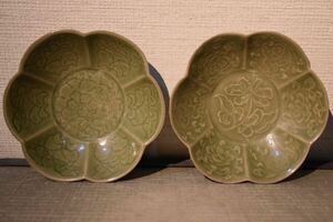 [GE]M386[ collector place warehouse goods ] era celadon . flower flower shape small plate 2 case / China old . China fine art antique goods hour substitute article work of art old work of art 