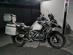 BMW純正 R1250GS Adventur　トップケース、パニアケースの3点セット鍵付き(ワンキー解錠できます。）