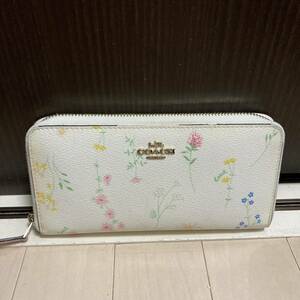 COACH コーチ ラウンドファスナー 財布 長財布 花柄 レディース アイテム ブランド 小物 ファッション おしゃれ 可愛い