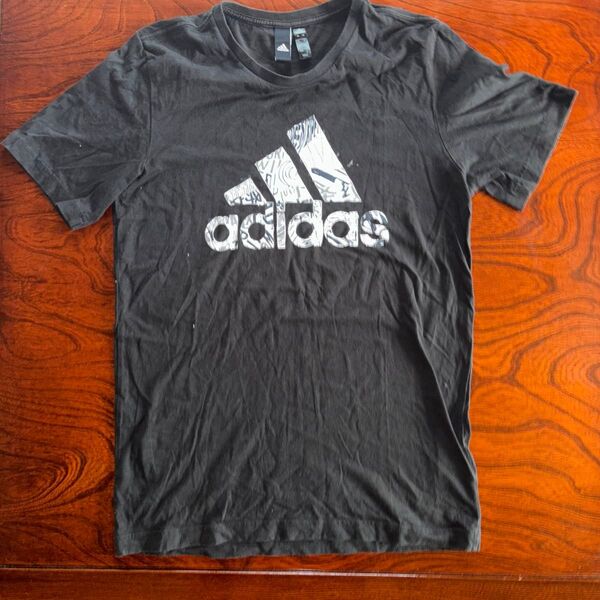 adidas Tシャツ