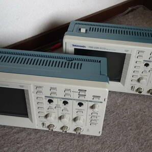 Tektronix/テクトロニクス デジタルオシロスコープ TDS220 100MHz 1GS/s 2台セット ジャンクの画像9