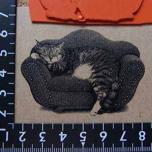 ★ラバースタンプ／ソファーで眠る猫の画像1