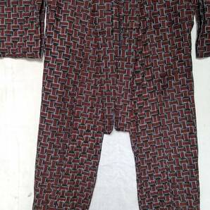 きもの 和服 古布 木綿着物 やや厚めの生地 網代柄 黒色 赤色 グレー色 リメイクの画像9