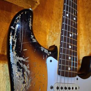 Fender Custom Shop 1959 Stratocaster Heavy Relic Aged 3-Tone Sunburst 2010年製の画像4