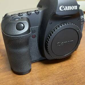 ★ Canon キャノン EOS 5D Mark Ⅱ レンズなし バッテリー2個 充電器 取説 ポケットガイド 良品 ★