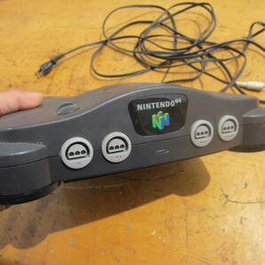 SATU439 NINTENDO 64 ニンテンドー NUS-001 現状品 中古 本体のみ の画像4