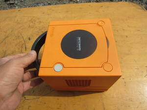 SATU439　NINTENDO ゲームキューブ ニンテンドー DOL-001 オレンジ　DOL-017　現状品　中古　GAMECUBE