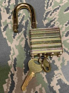 新品・米軍放出品　南京錠　カギ　US南京錠