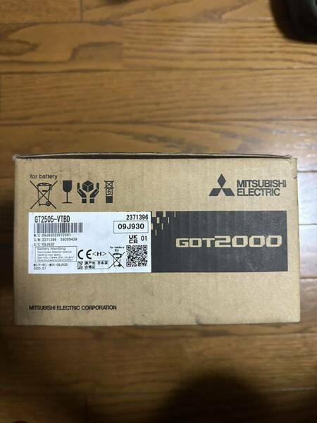 三菱電機　GT2505-VTBD 新品未使用