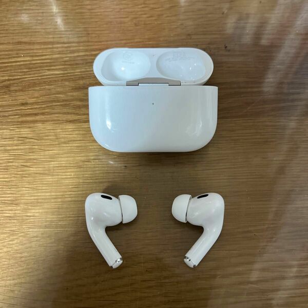 Apple AirPods Pro 第2世代 MTJV3J/A ワイヤレスイヤホン 0407